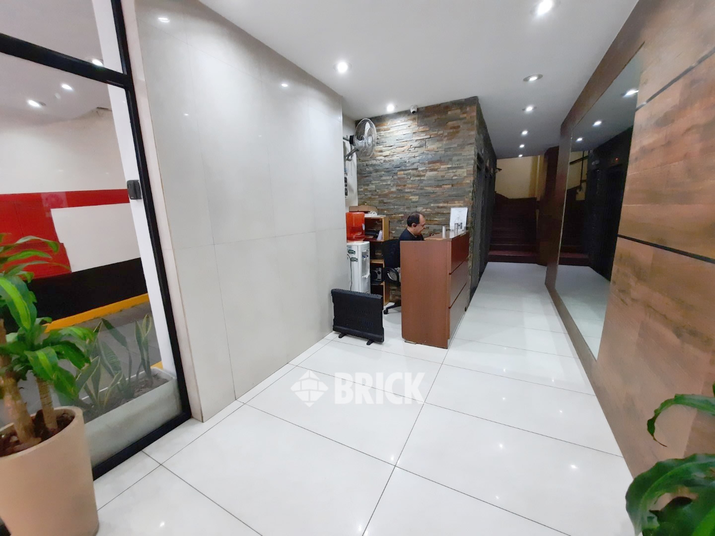 SUIPACHA al 700 Piso 12 22