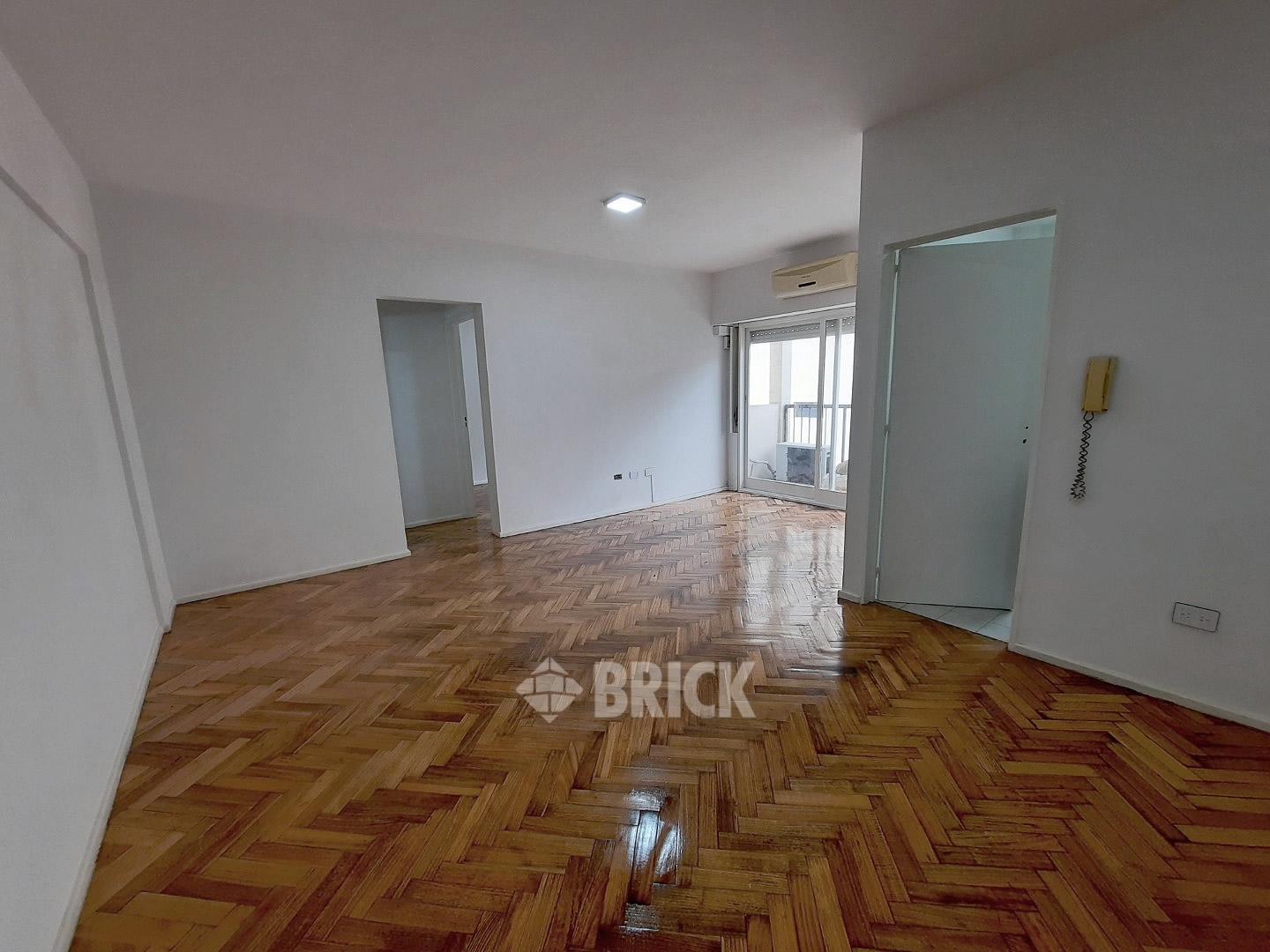 SUIPACHA al 700 Piso 12 4