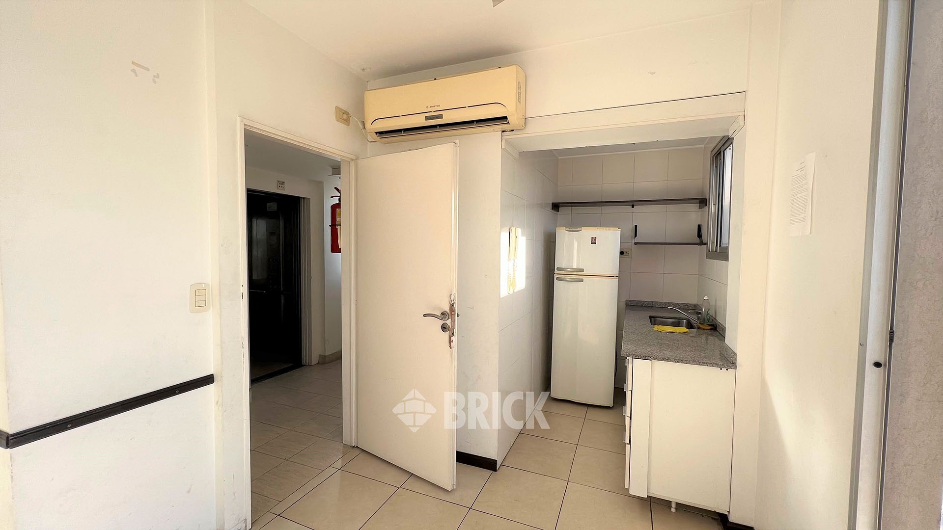 AVELLANEDA, AV. al 1700 Piso 7 17