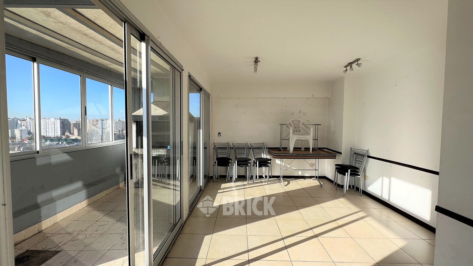 AVELLANEDA, AV. al 1700 Piso 7 18