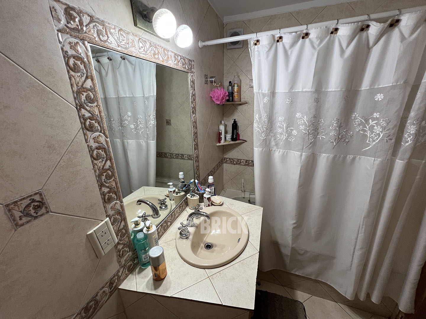 MEDRANO, AV. al 600 Piso 1 13