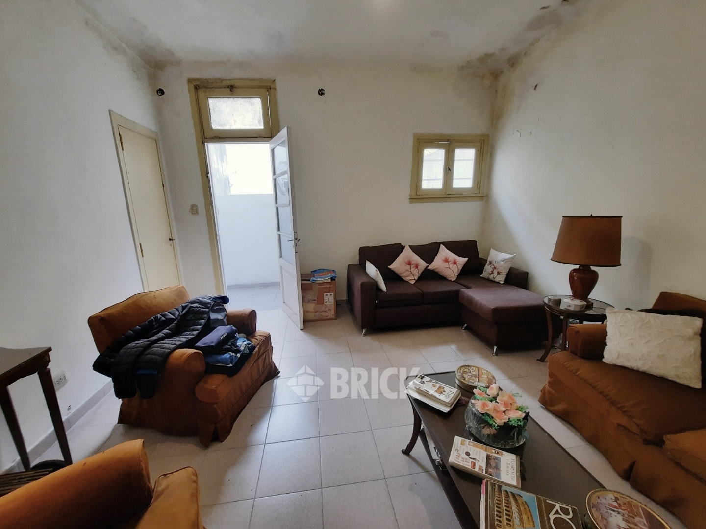 CASEROS, AV. al 2000 Piso 1 1