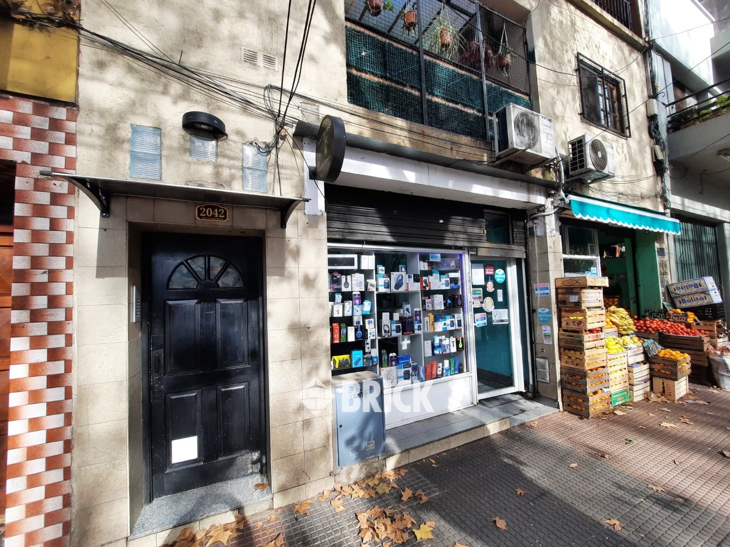 CASEROS, AV. al 2000 Piso 1 23