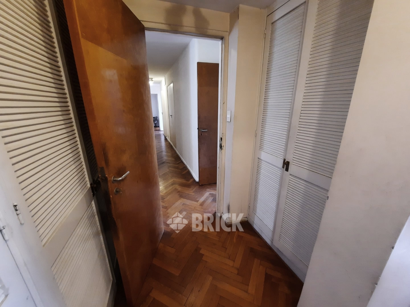 YRIGOYEN, HIPOLITO al 1500 Piso 5 20