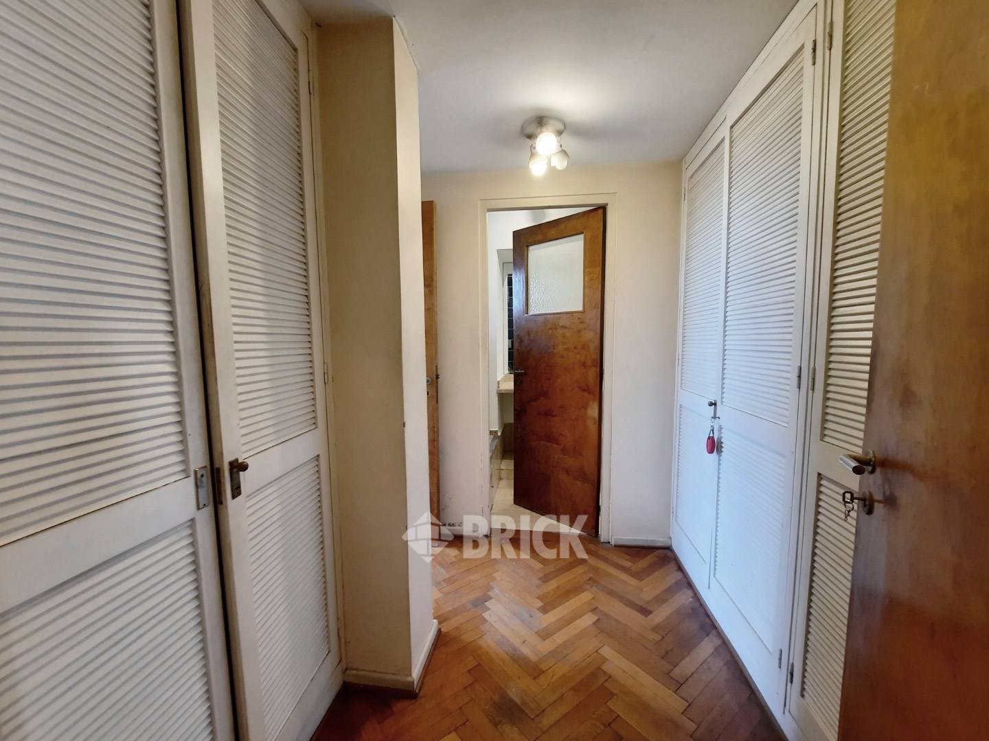 YRIGOYEN, HIPOLITO al 1500 Piso 5 21