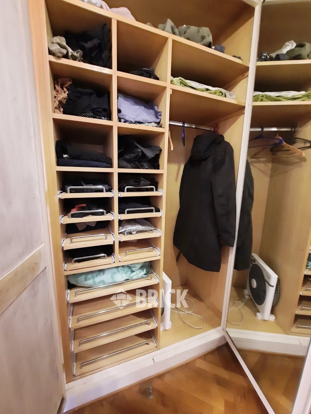 YRIGOYEN, HIPOLITO al 1500 Piso 5 22