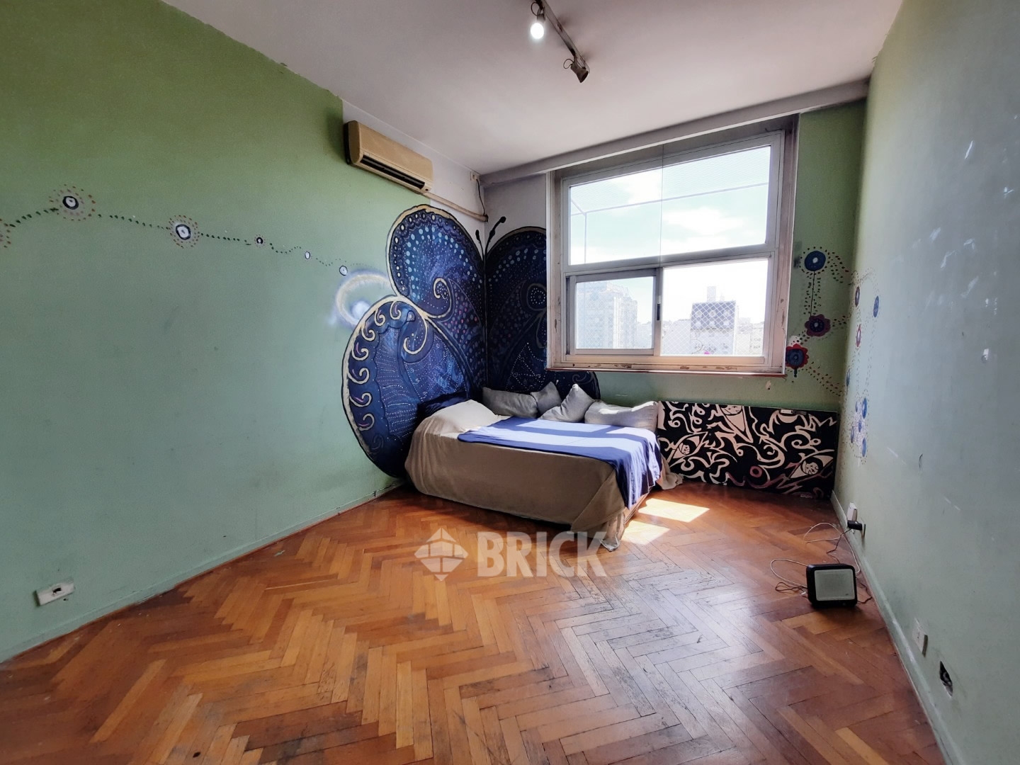 YRIGOYEN, HIPOLITO al 1500 Piso 5 27