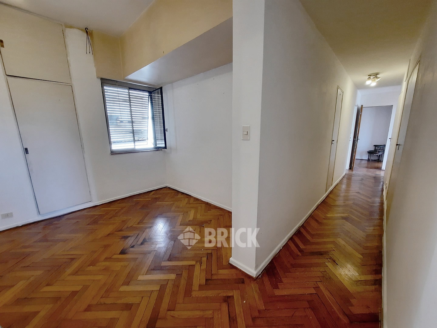 YRIGOYEN, HIPOLITO al 1500 Piso 5 30