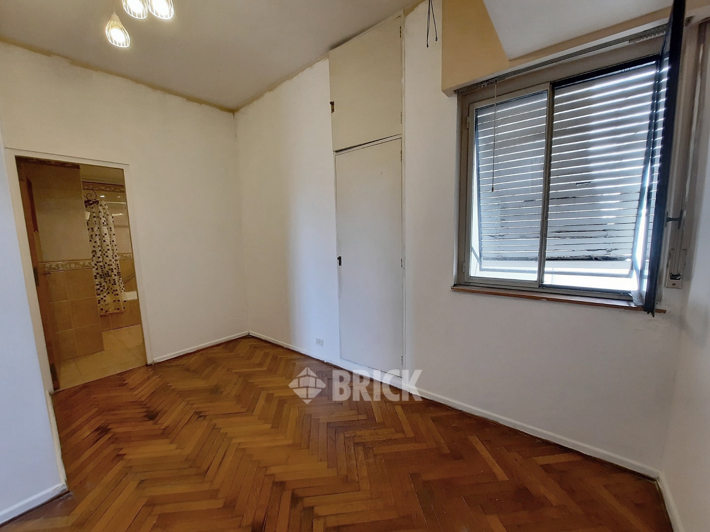 YRIGOYEN, HIPOLITO al 1500 Piso 5 31