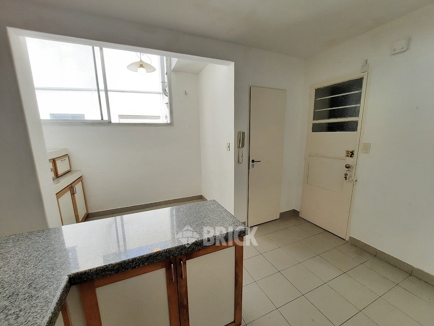 YRIGOYEN, HIPOLITO al 1500 Piso 5 37