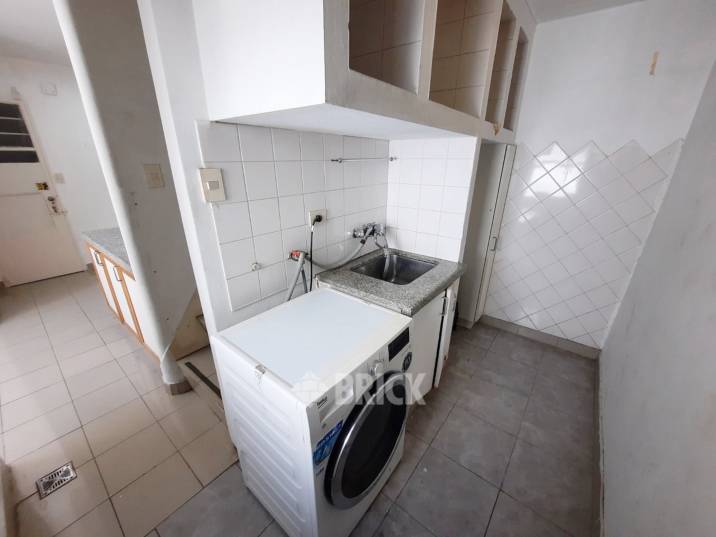 YRIGOYEN, HIPOLITO al 1500 Piso 5 44