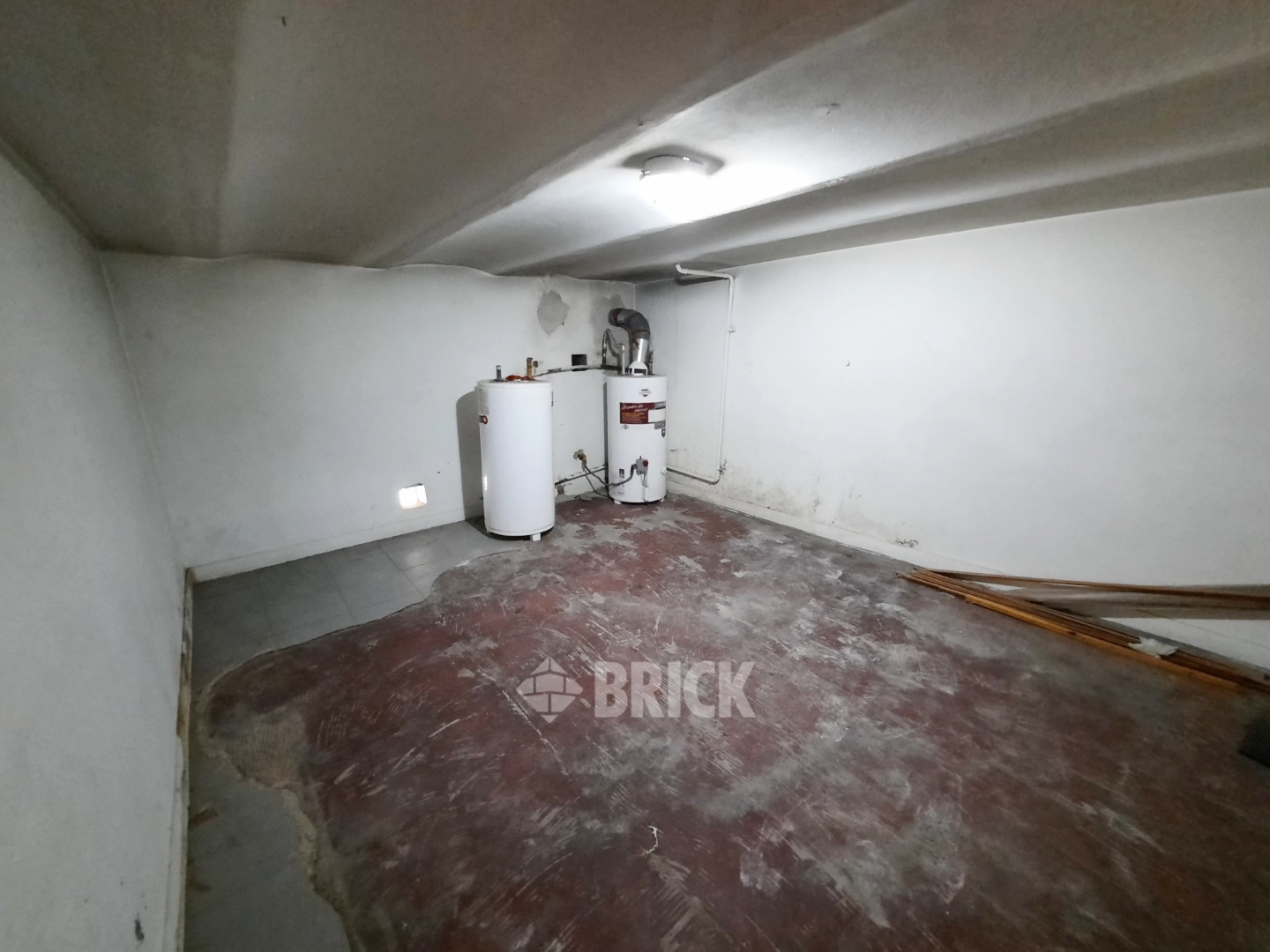 YRIGOYEN, HIPOLITO al 1500 Piso 5 51