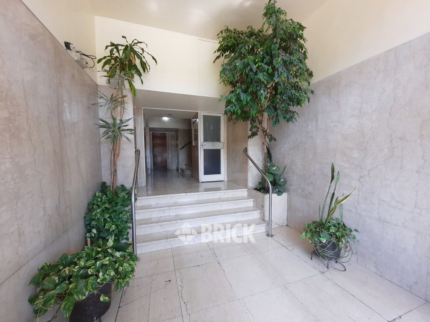 YRIGOYEN, HIPOLITO al 1500 Piso 5 54