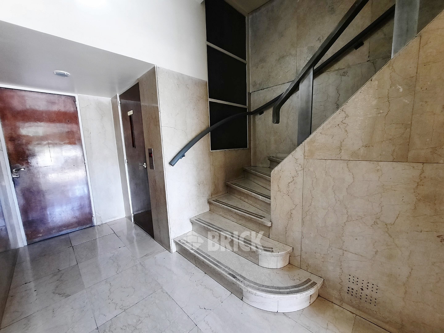 YRIGOYEN, HIPOLITO al 1500 Piso 5 55