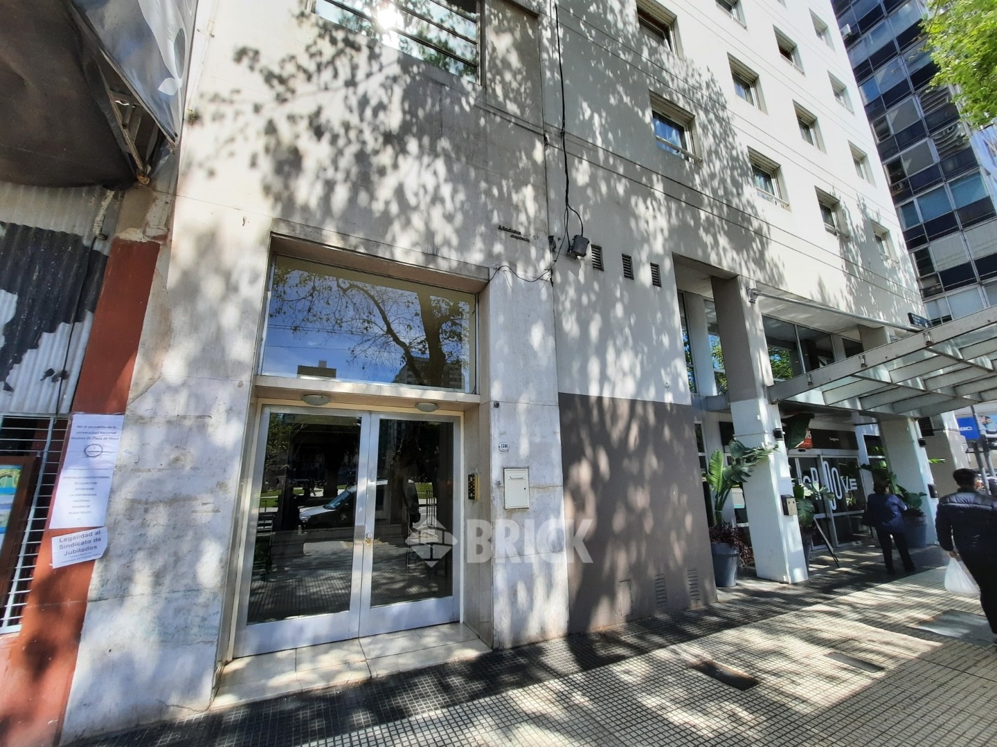 YRIGOYEN, HIPOLITO al 1500 Piso 5 56