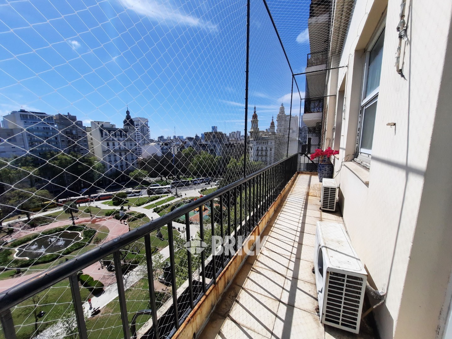 YRIGOYEN, HIPOLITO al 1500 Piso 5 6