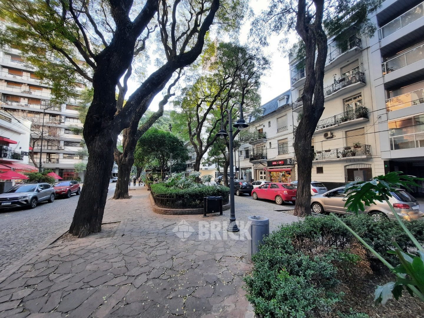 OLLEROS, AV. al 1600 Piso 8 31