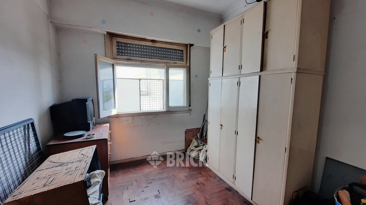 COBO, AV. al 1400 Piso 3 6