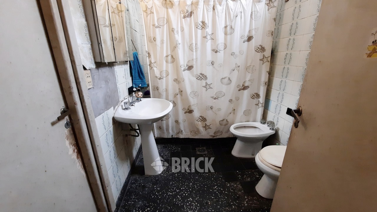 COBO, AV. al 1400 Piso 3 7