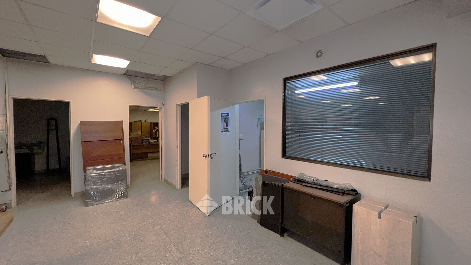 SUIPACHA al 400 Piso PB Y 1° Sub. Loc. 1 13