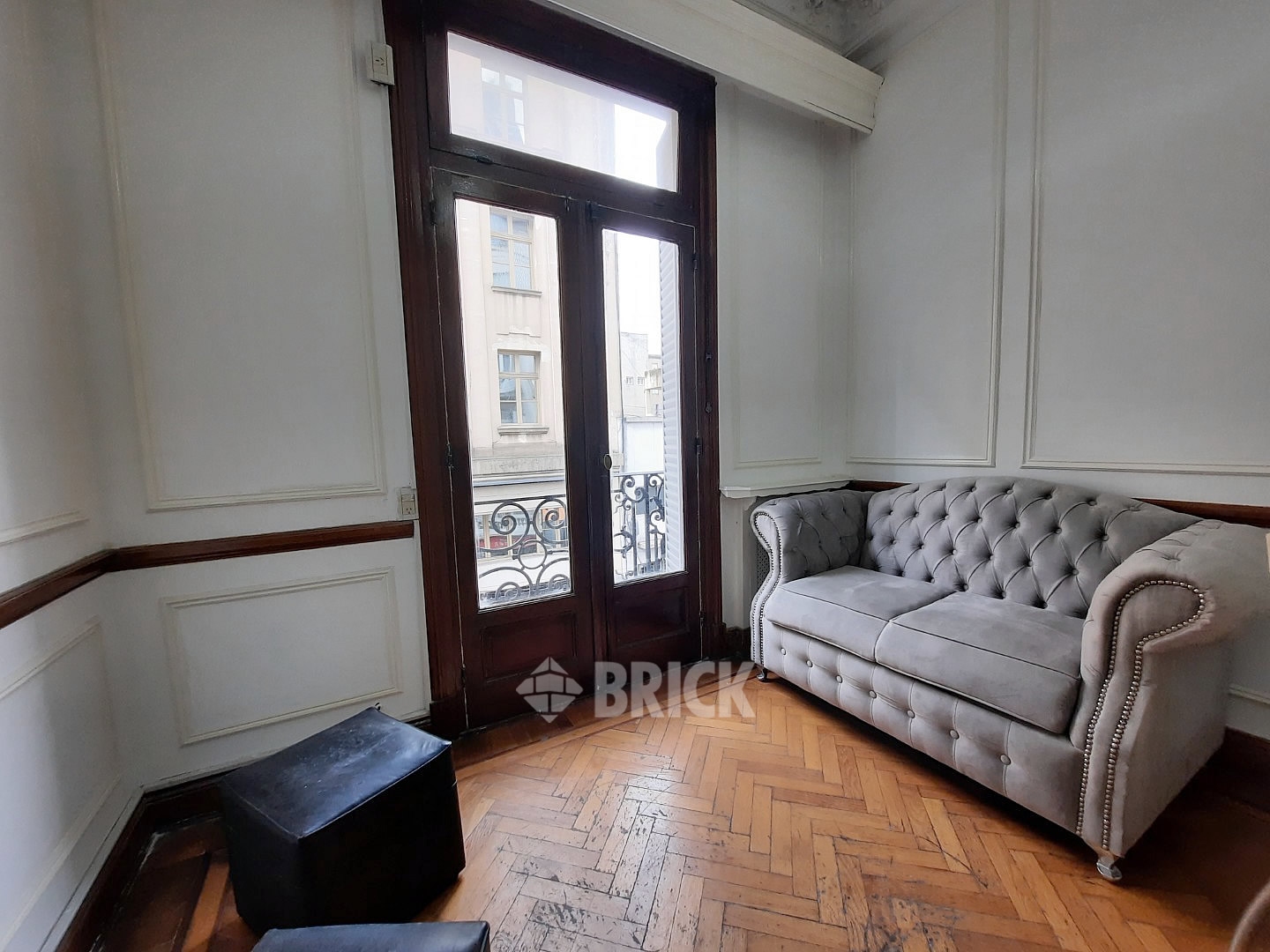 URUGUAY al 100 Piso 2 3