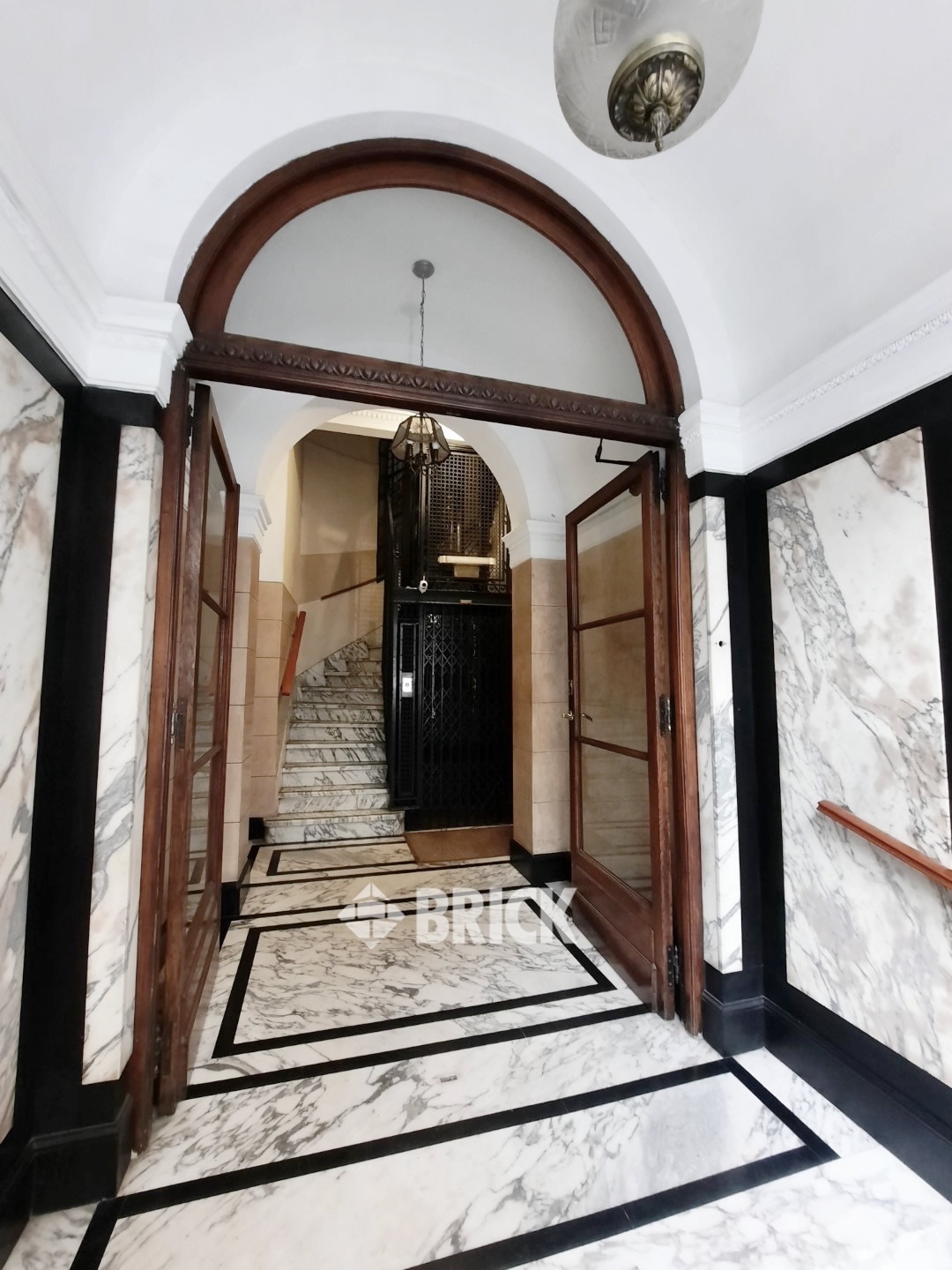 URUGUAY al 100 Piso 2 30