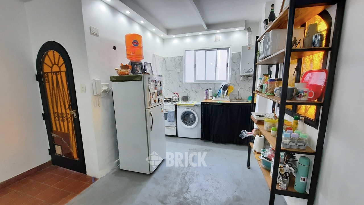 RODRIGUEZ, MANUEL al 1500 Piso 1 8