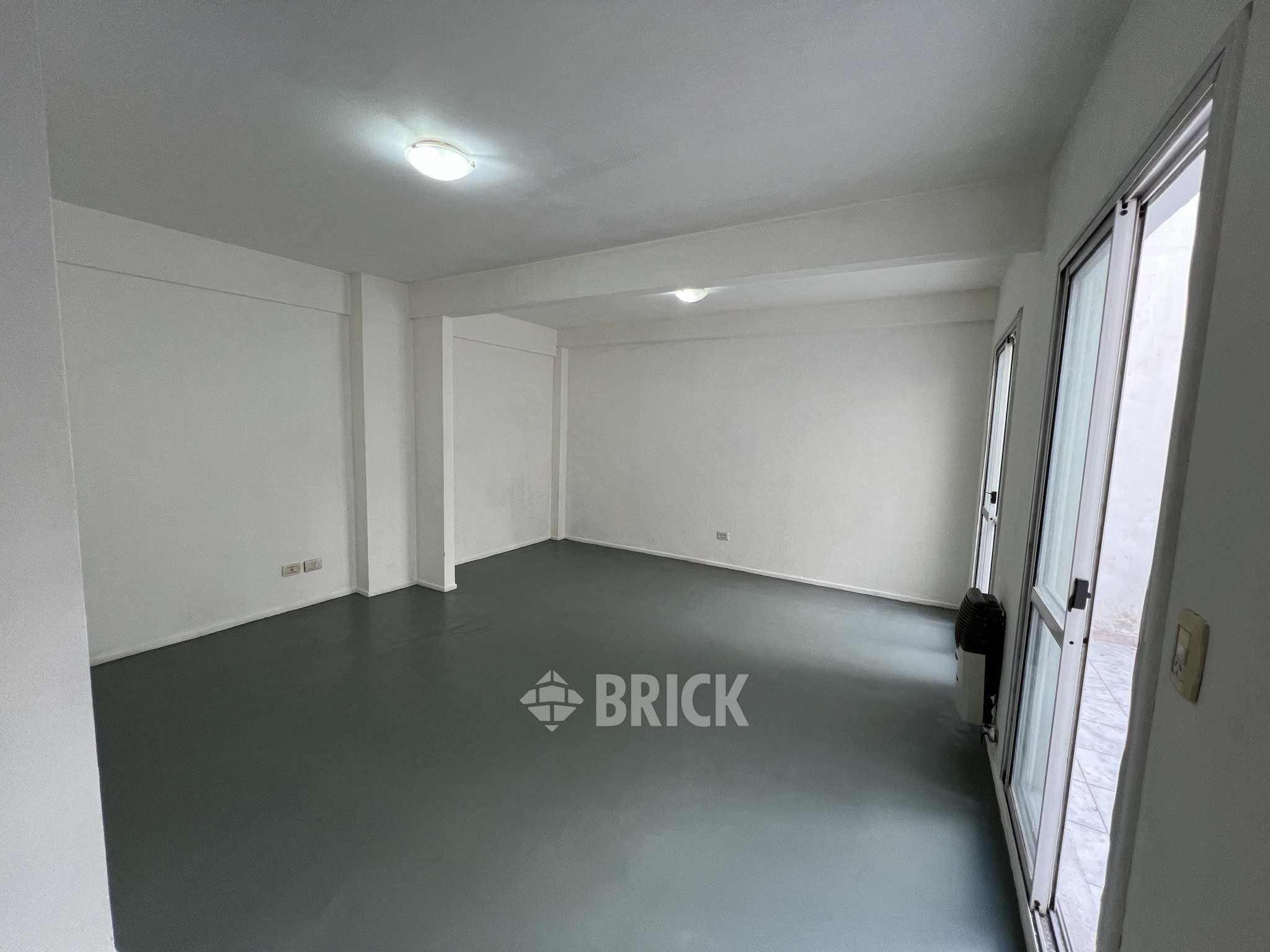 URQUIZA al 700 Piso PB 5
