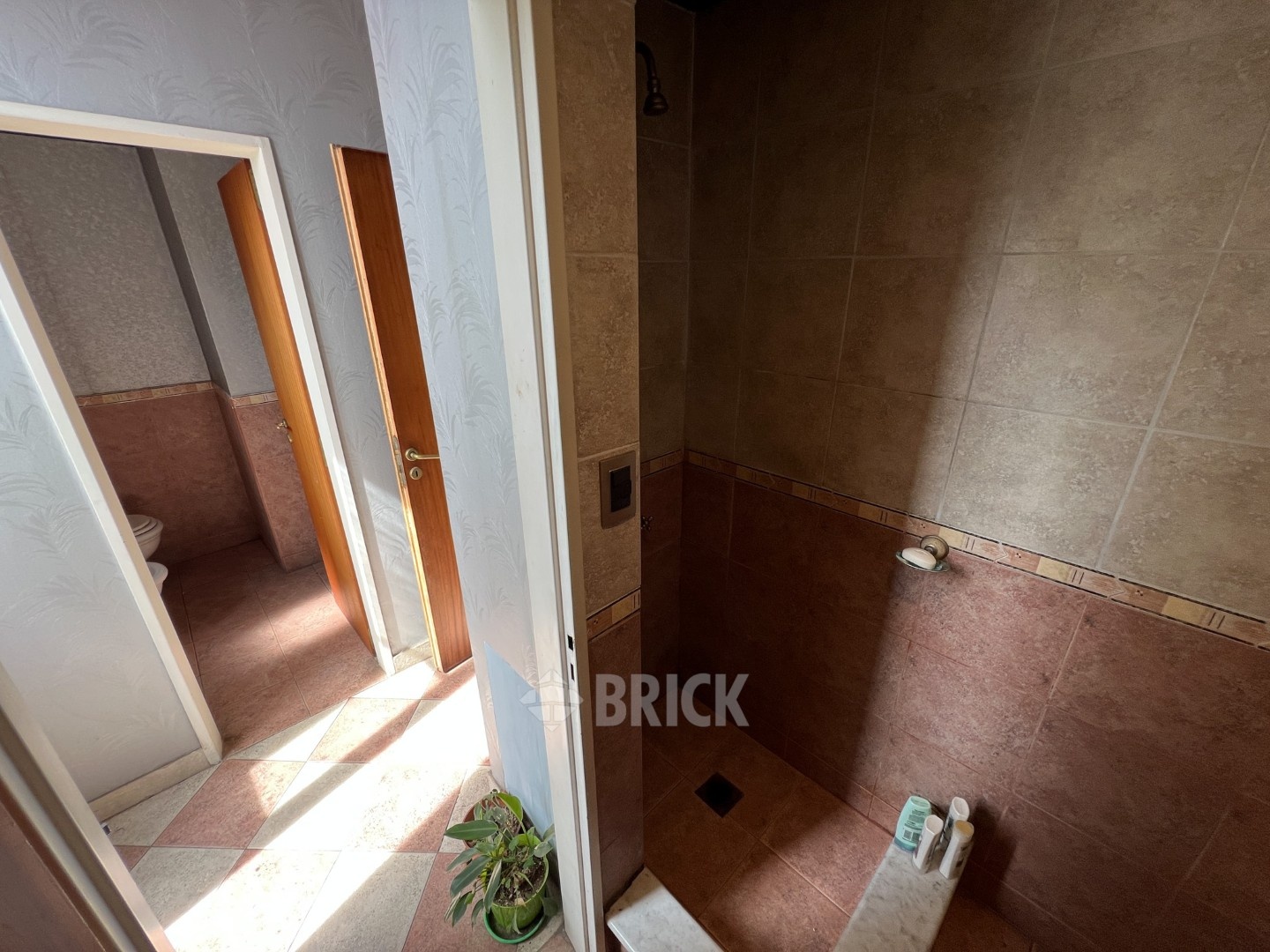 ALBERDI, JUAN B., AV. al 3200 Piso 1 24