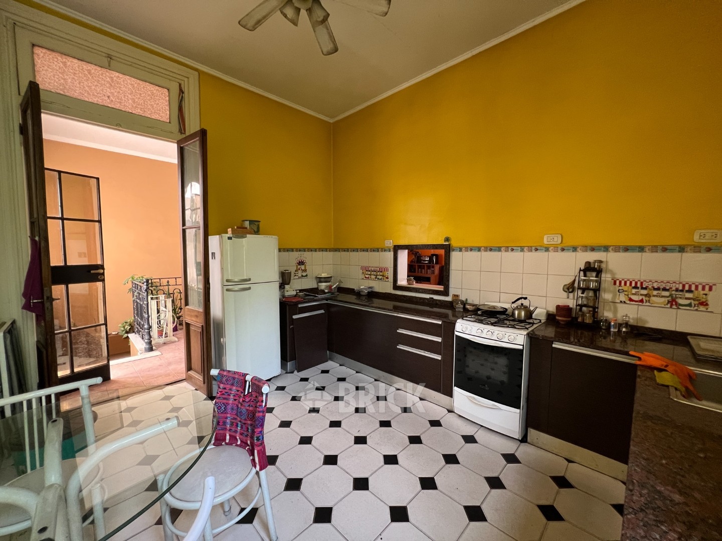 ALBERDI, JUAN B., AV. al 3200 Piso 1 9