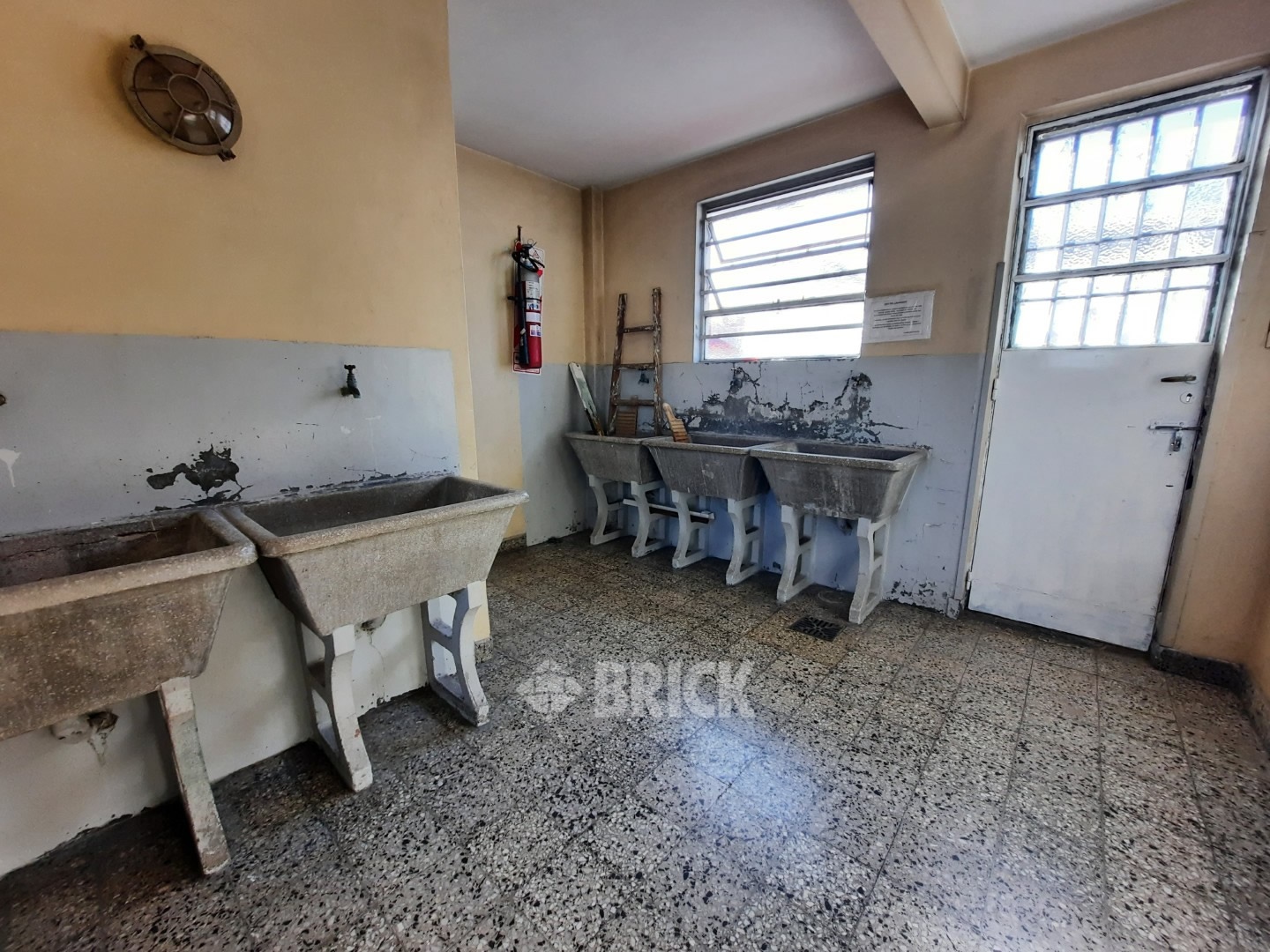 CORDOBA, AV. al 300 Piso 6 21