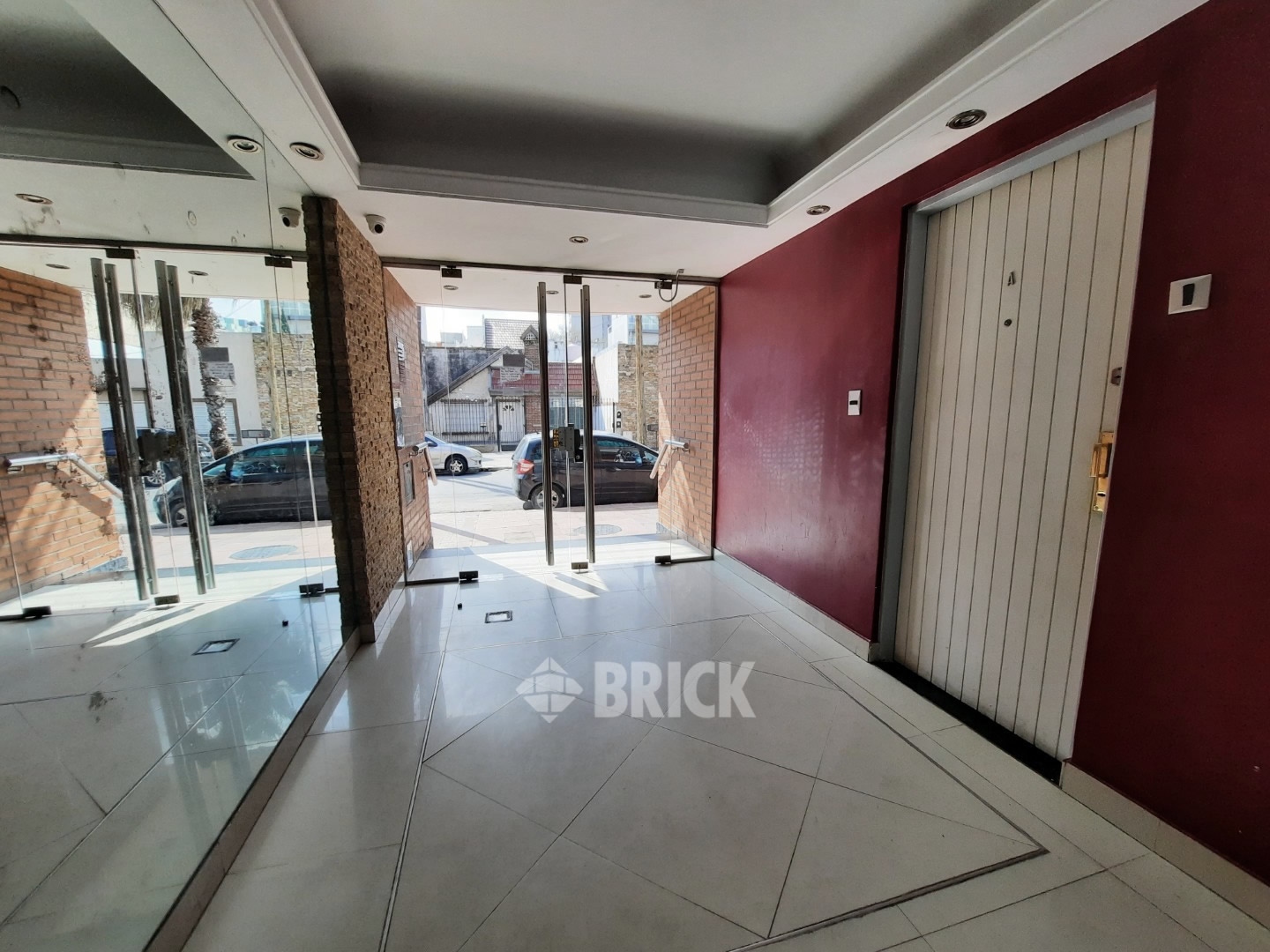 IRIGOYEN, GOBERNADOR al 400 Piso PB 20