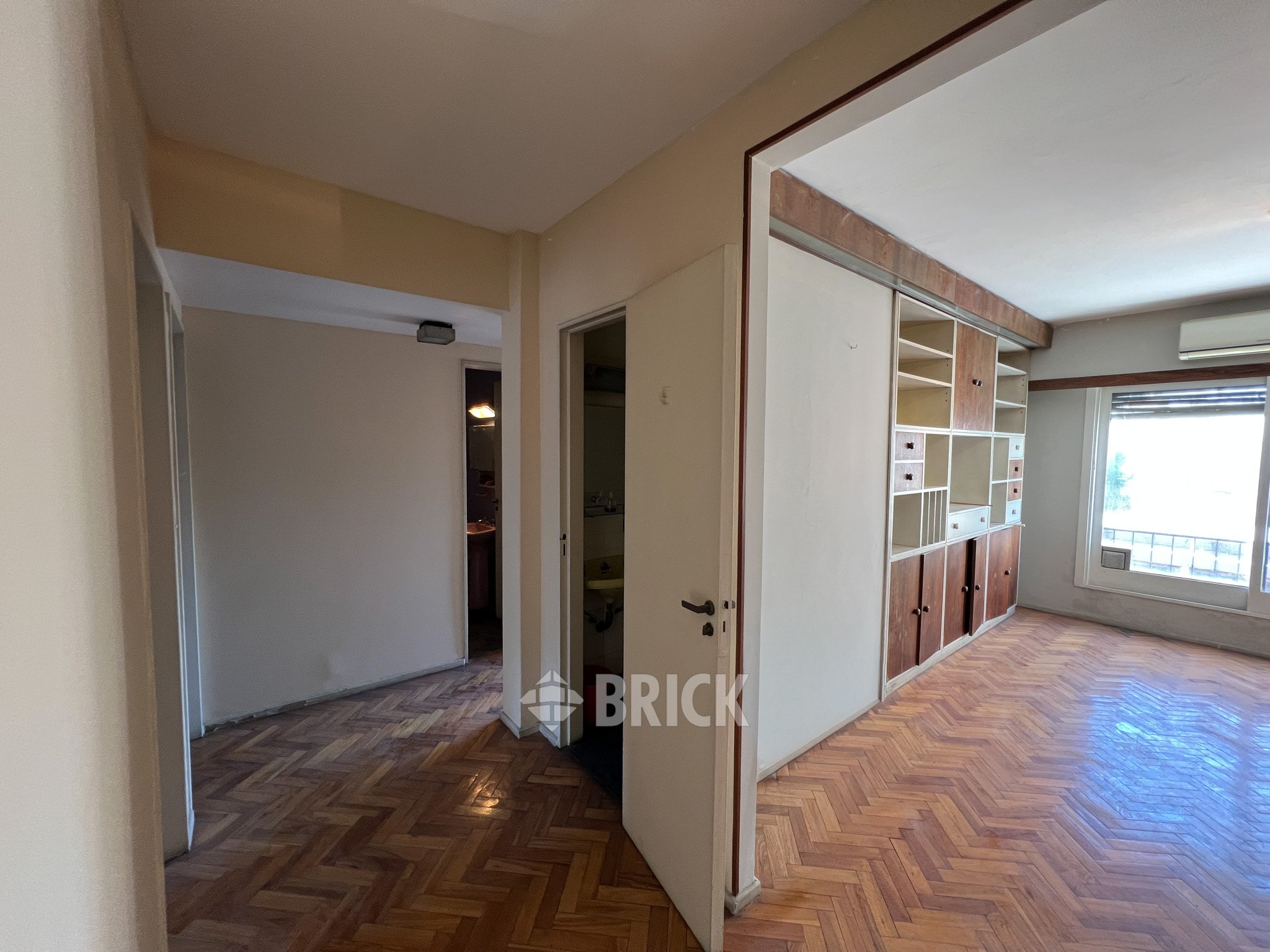 ALVAREZ, DONATO, T. GRAL. al 300 Piso 5 5