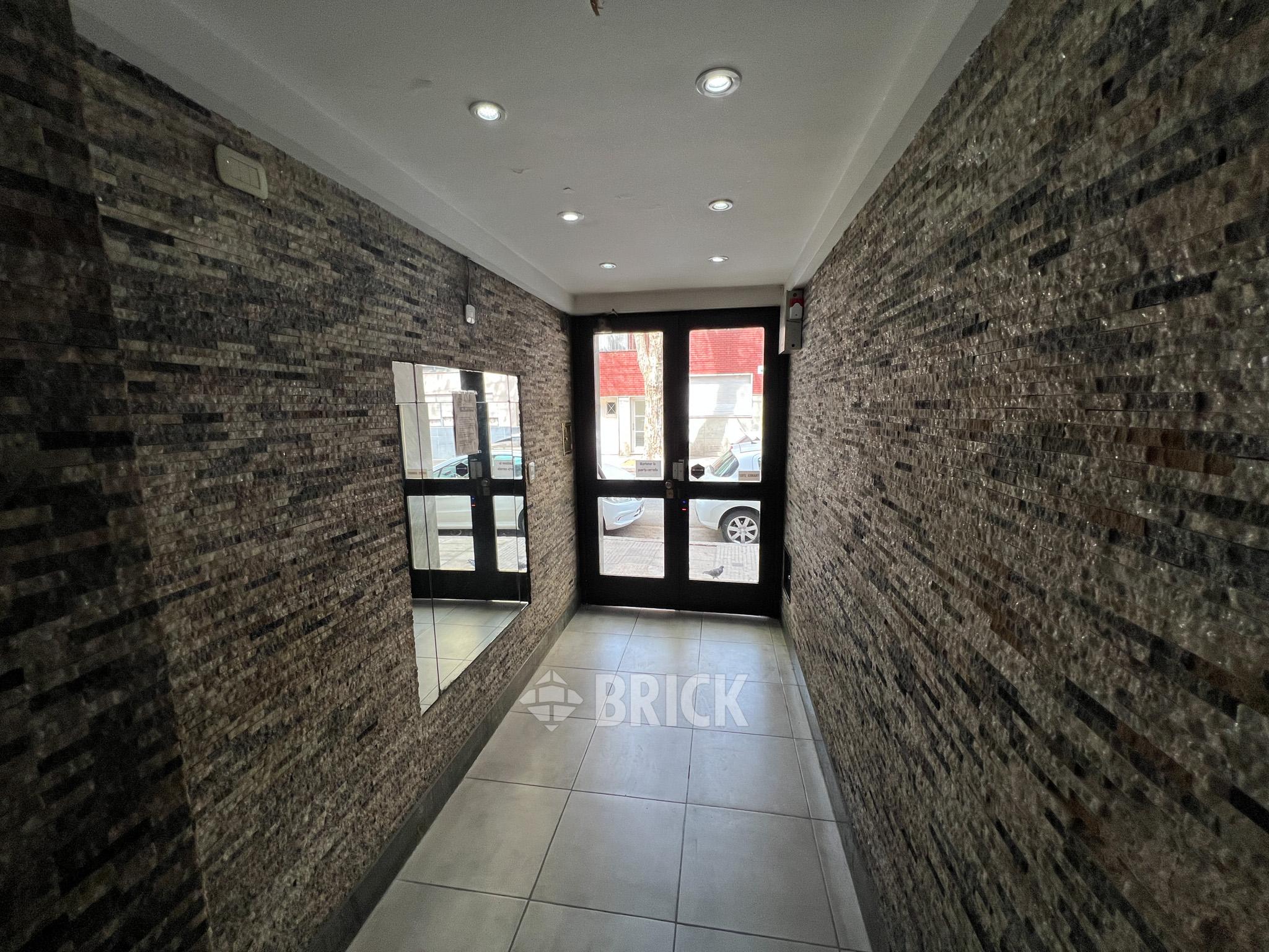 THAMES al 2100 Piso 5 12