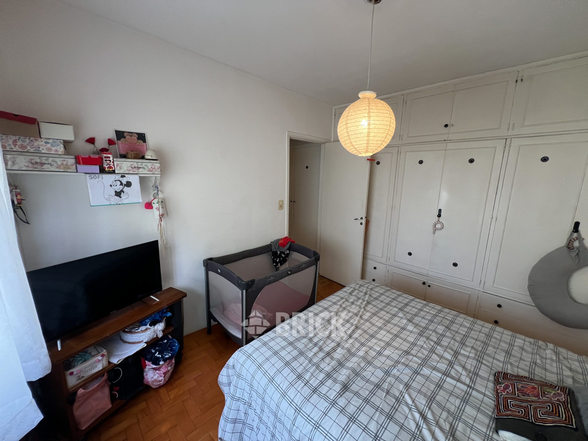 THAMES al 2100 Piso 5 9