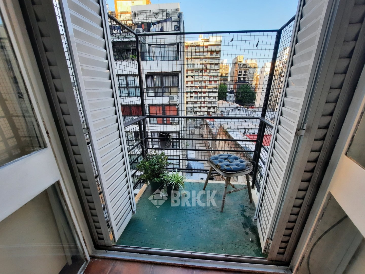 ECUADOR al 1300 Piso 8 6