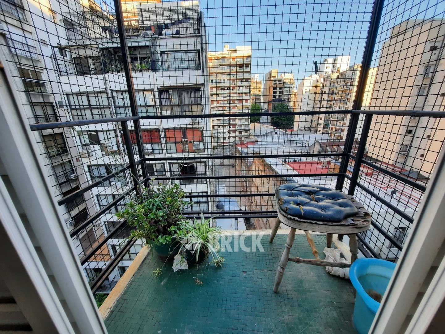 ECUADOR al 1300 Piso 8 7