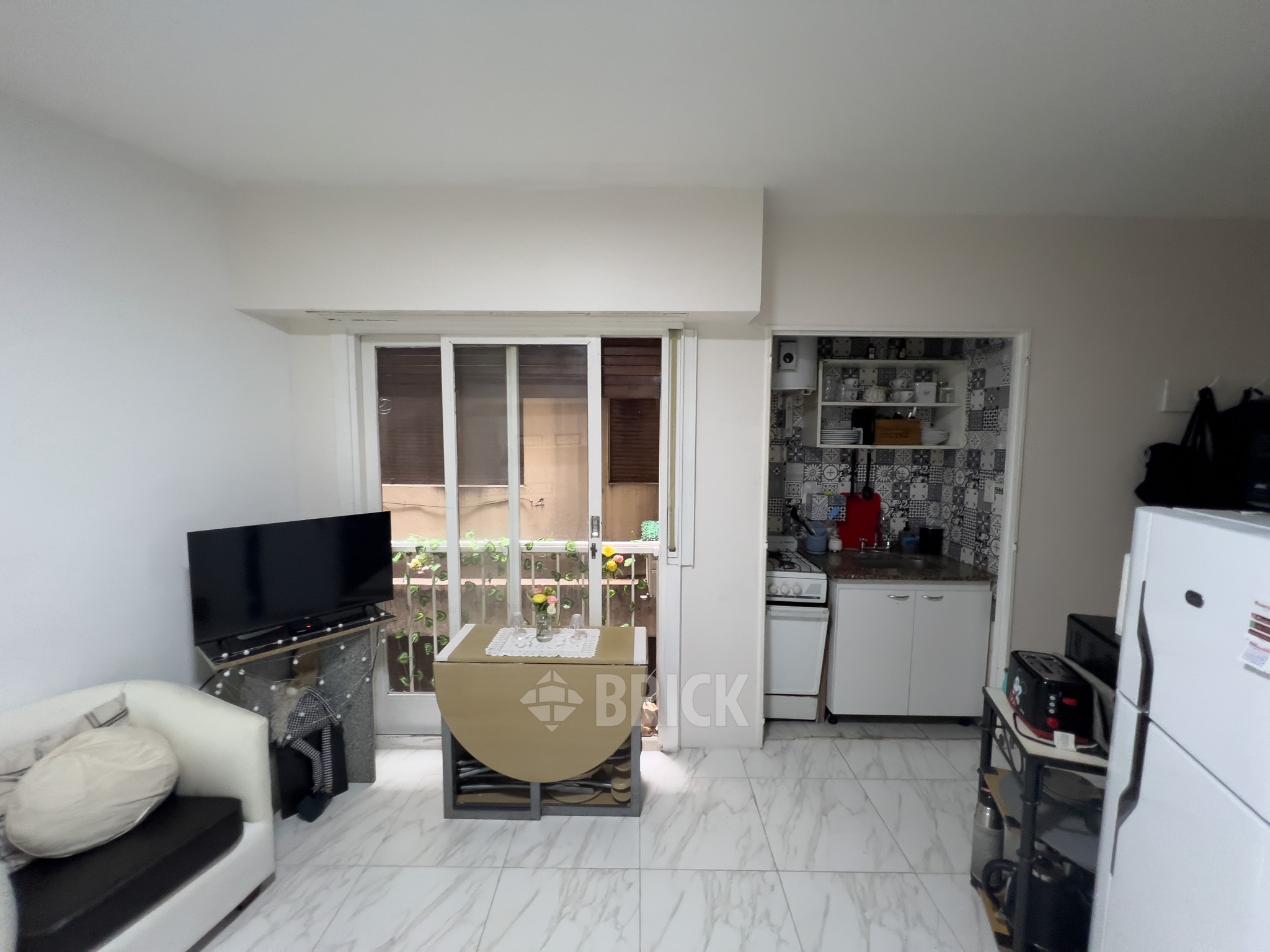 PERON, EVA, AV. al 1500 Piso 5 6