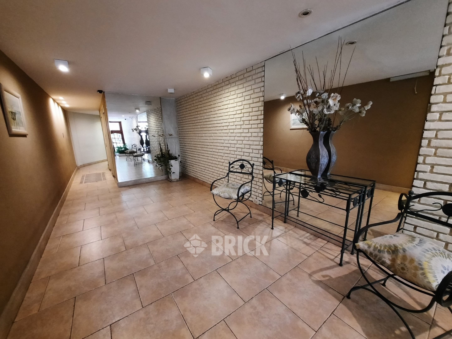 SALGUERO, JERONIMO al 1700 Piso 2 24