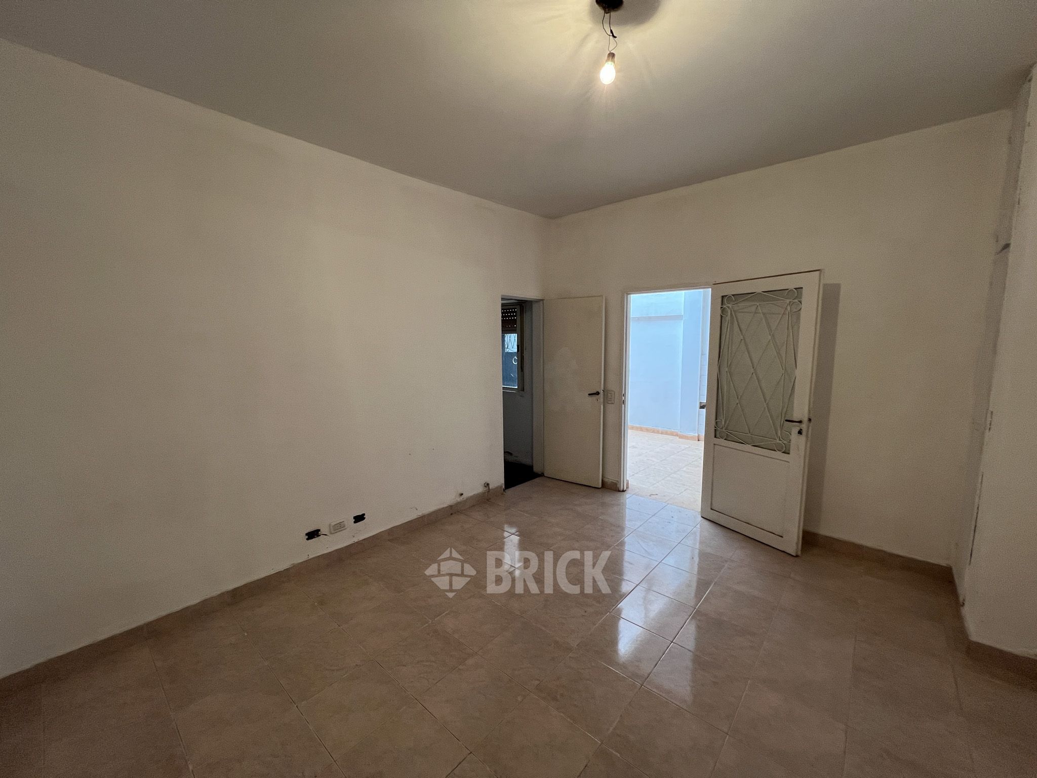 CHILE al 2500 Piso PB 33