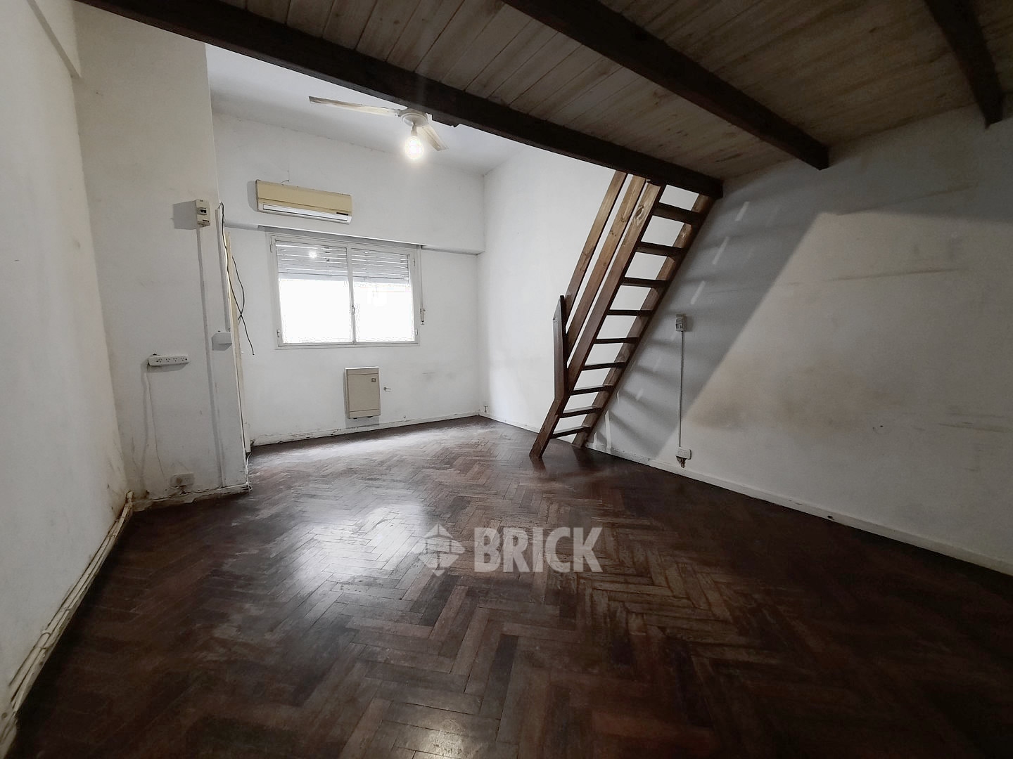 ESMERALDA al 800 Piso 2 3