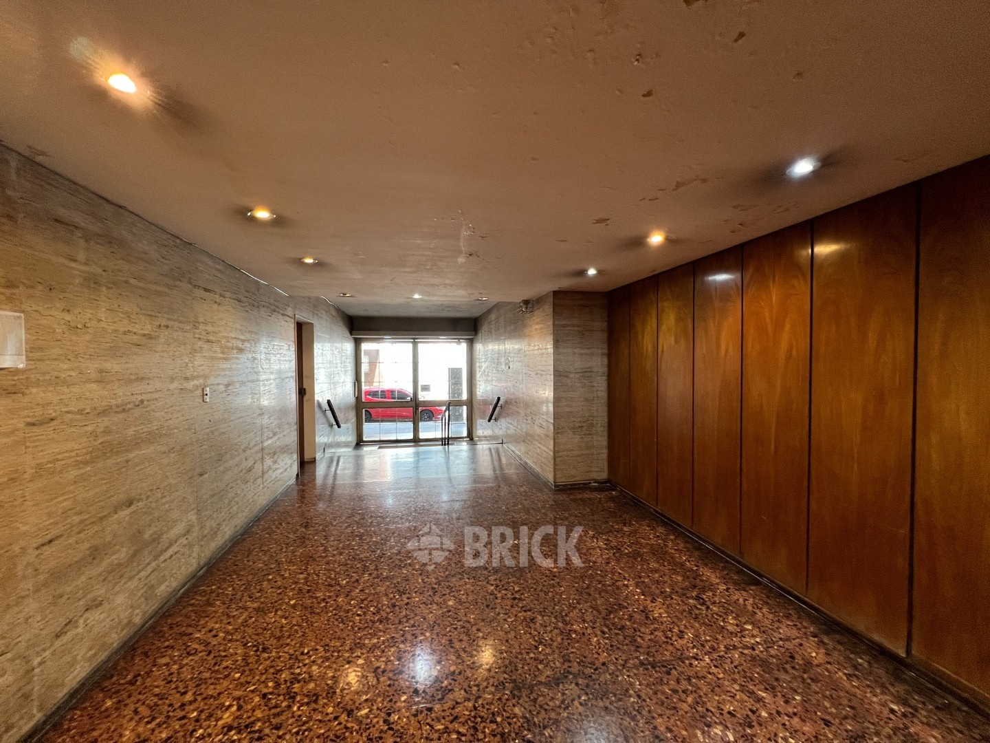 SARMIENTO al 2000 Piso 9 18