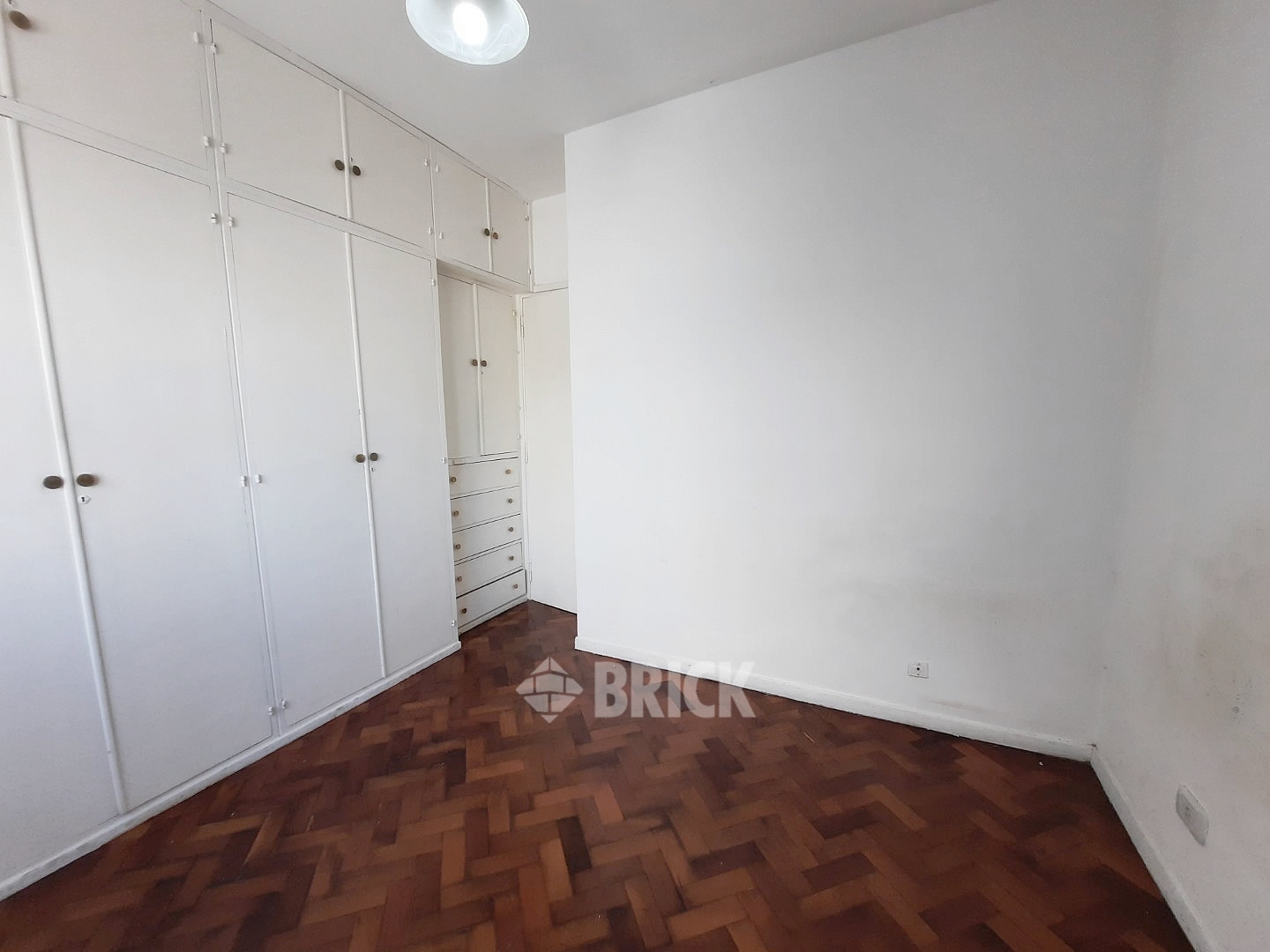 RIVADAVIA, AV. al 2100 Piso 10 18