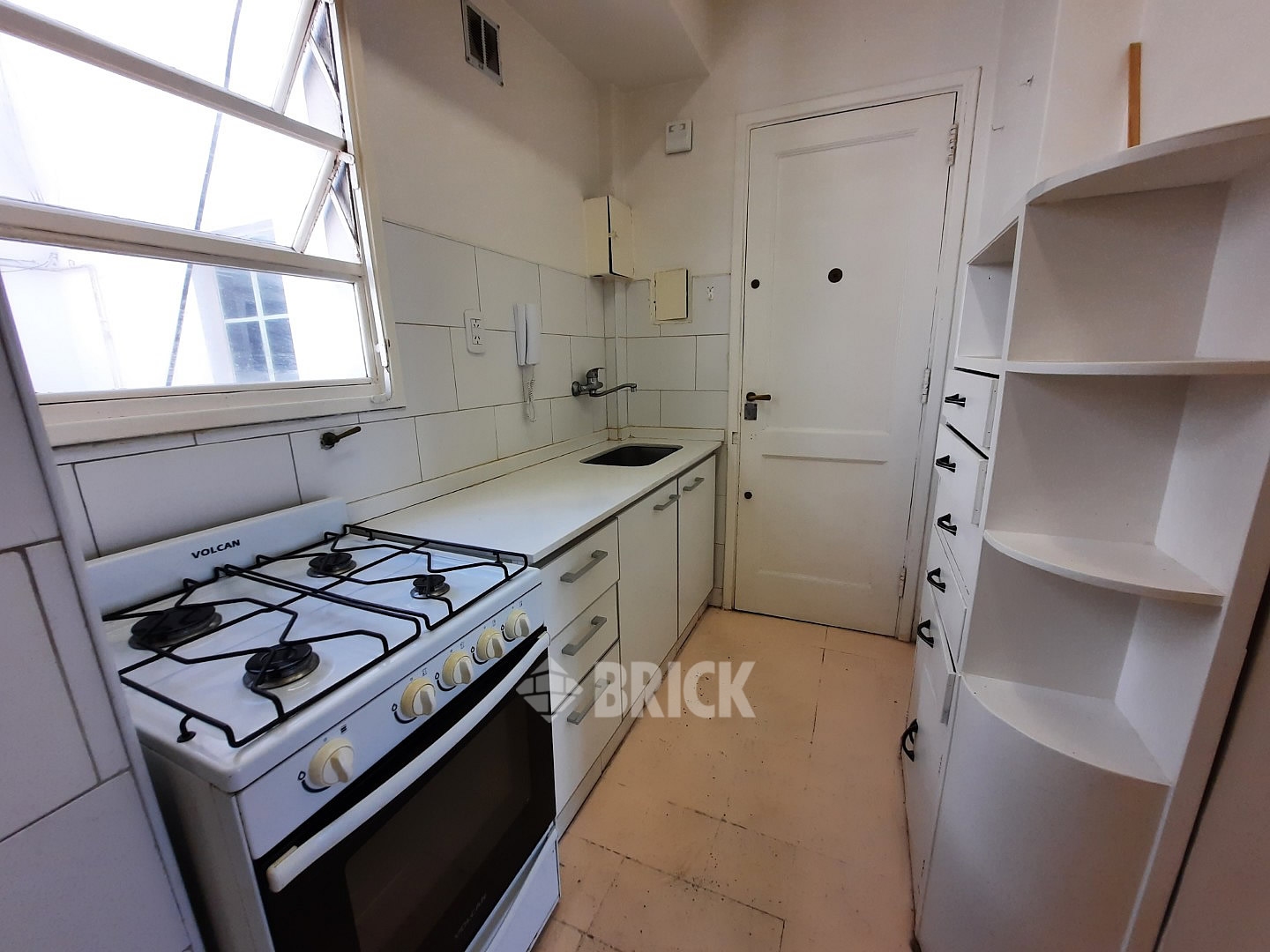 RIVADAVIA, AV. al 2100 Piso 10 21