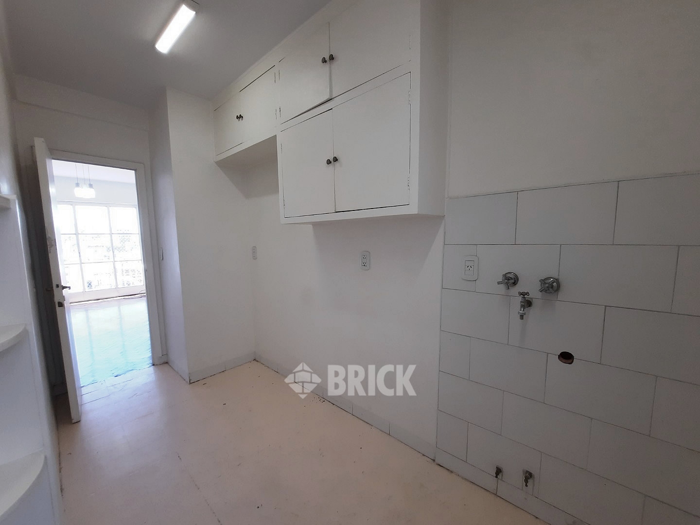 RIVADAVIA, AV. al 2100 Piso 10 23