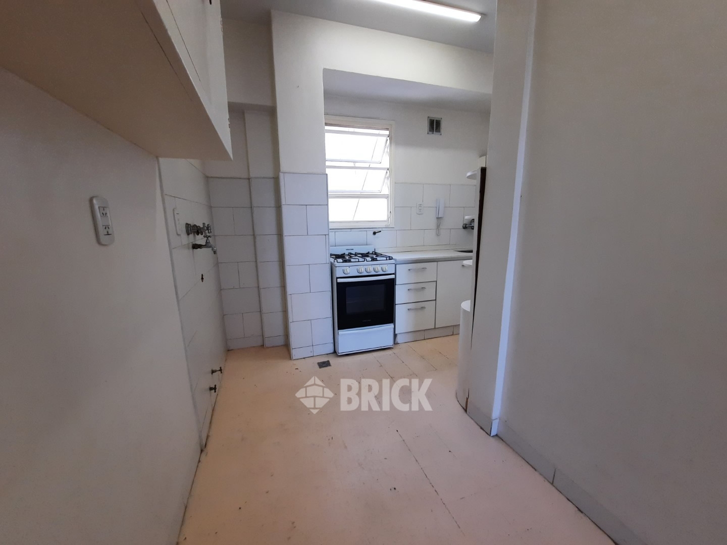 RIVADAVIA, AV. al 2100 Piso 10 24