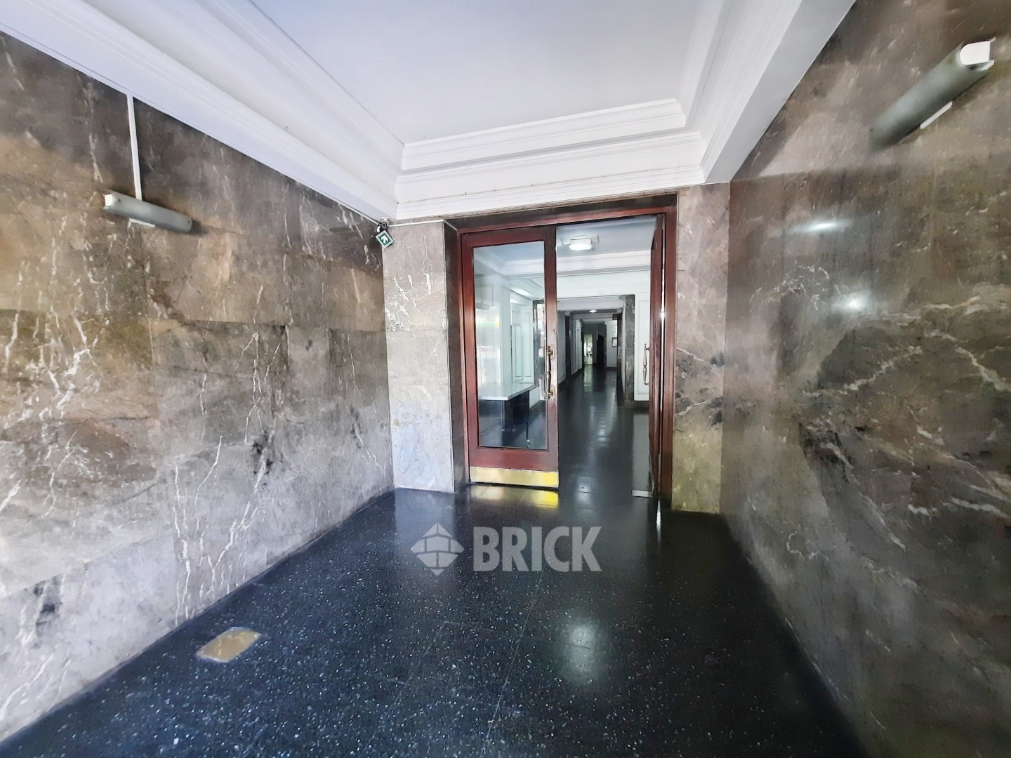 RIVADAVIA, AV. al 2100 Piso 10 27