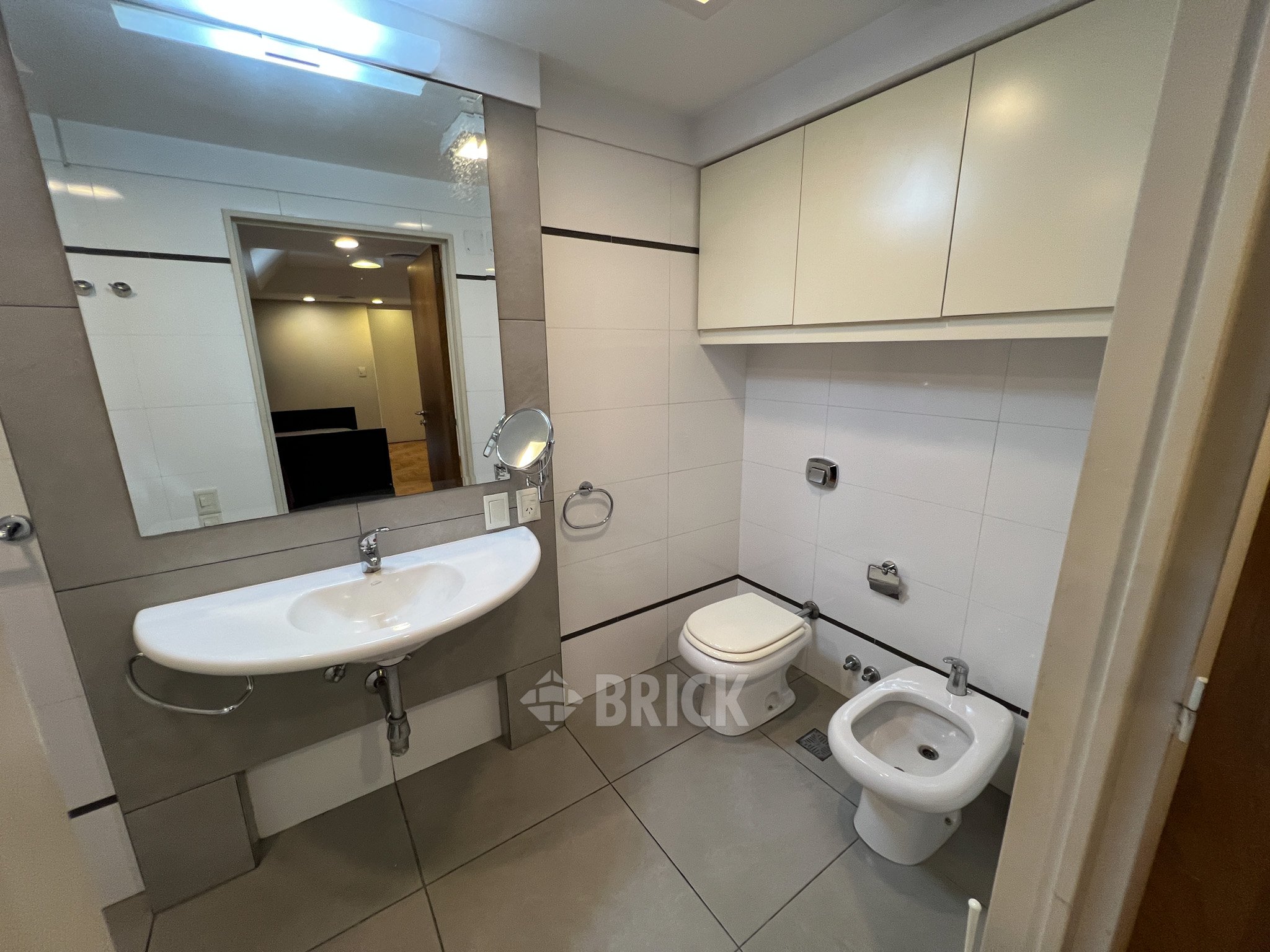 ALBERDI, JUAN B., AV. al 1000 Piso 6 21