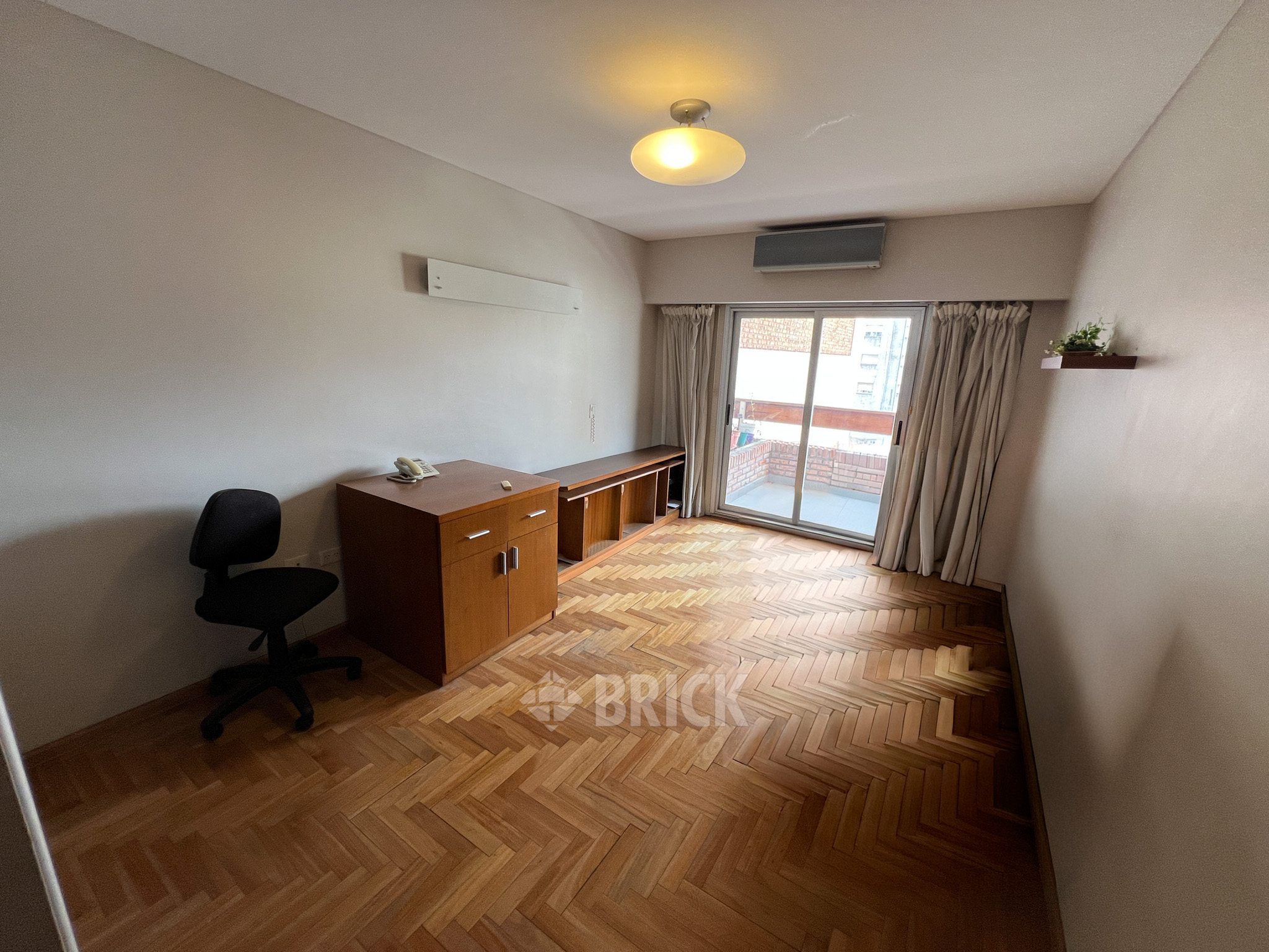 ALBERDI, JUAN B., AV. al 1000 Piso 6 23