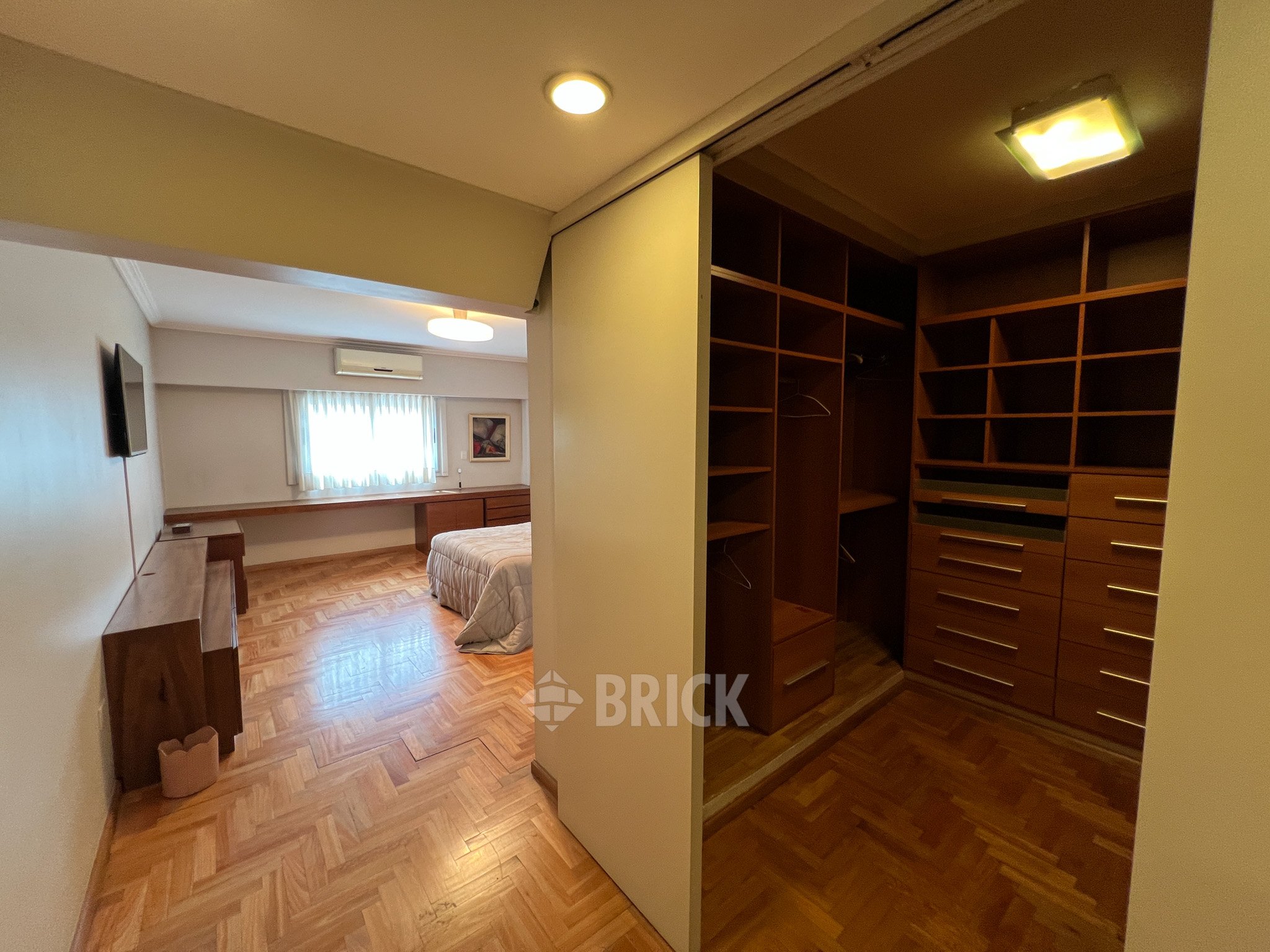 ALBERDI, JUAN B., AV. al 1000 Piso 6 33